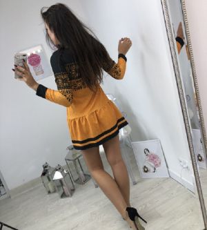 Къса плисирана рокля в жълто с черни мотиви - код 2139