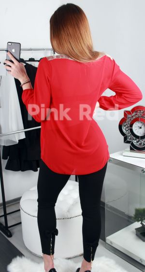 Черна блуза в свободен стил с бижу и ефектно деколте